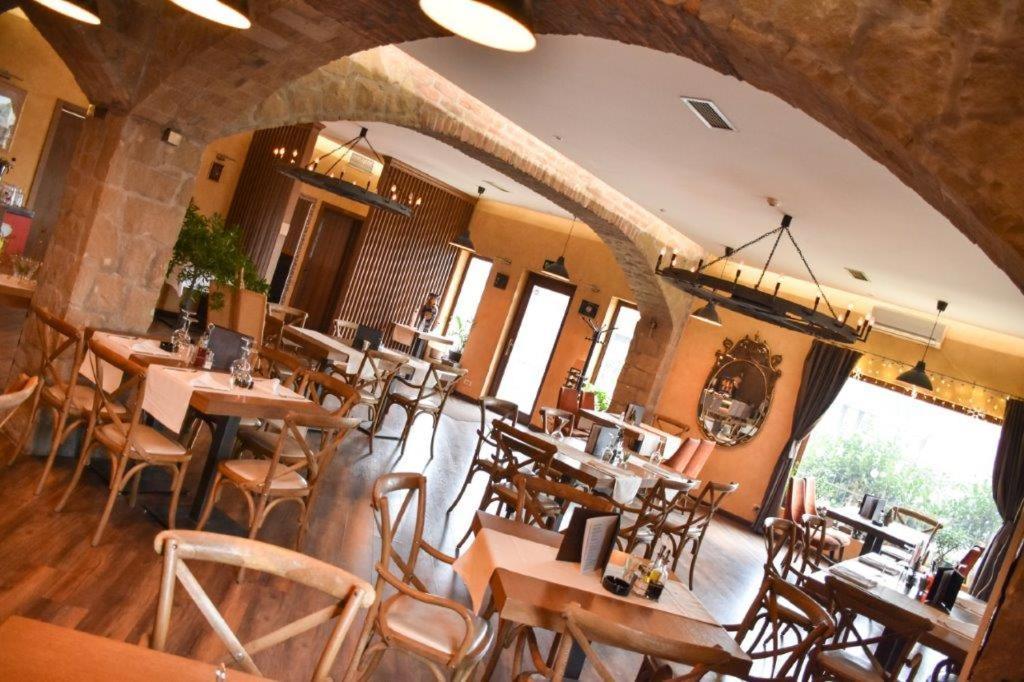 Garni Hotel Chicha - Winery Skrbic Belgrád Kültér fotó