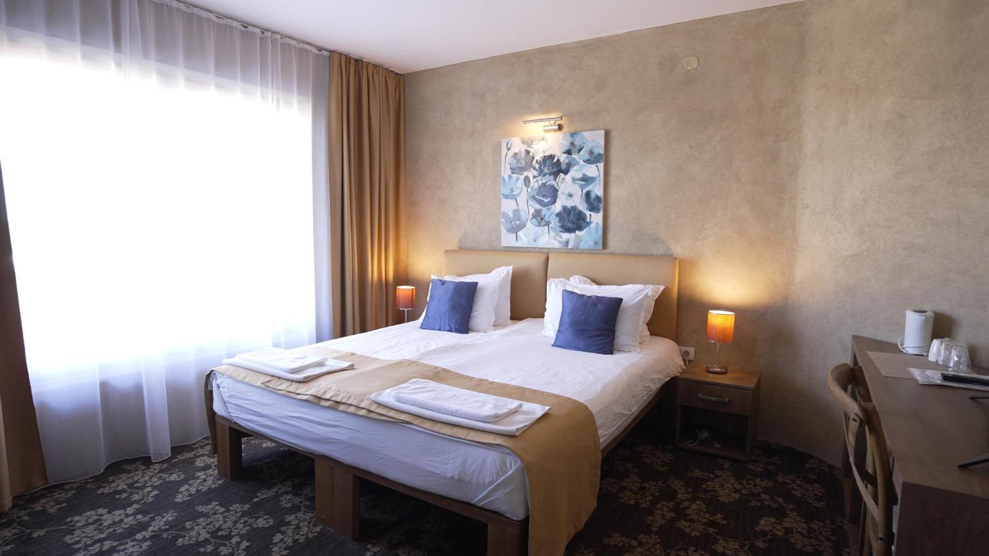Garni Hotel Chicha - Winery Skrbic Belgrád Kültér fotó