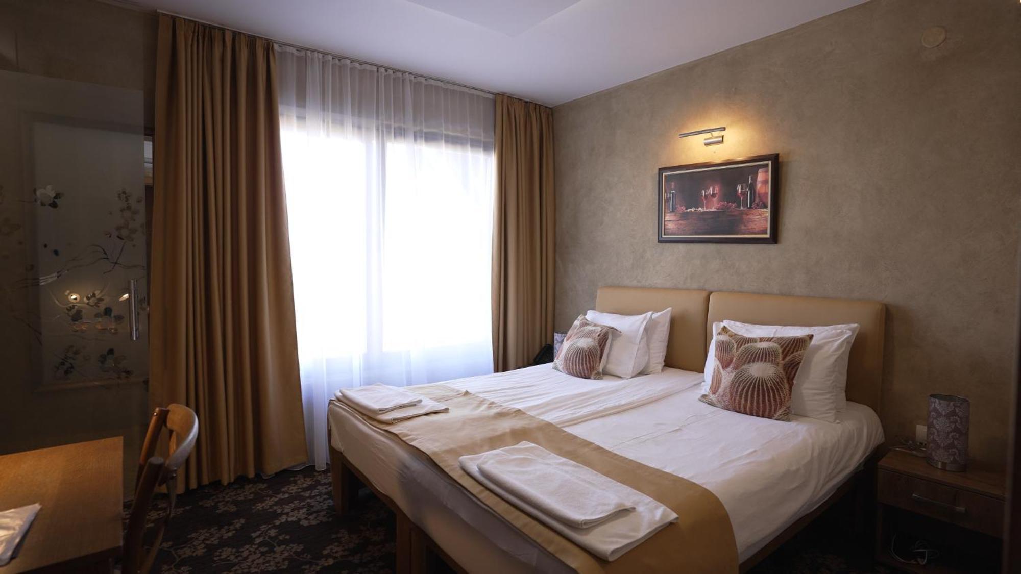 Garni Hotel Chicha - Winery Skrbic Belgrád Kültér fotó