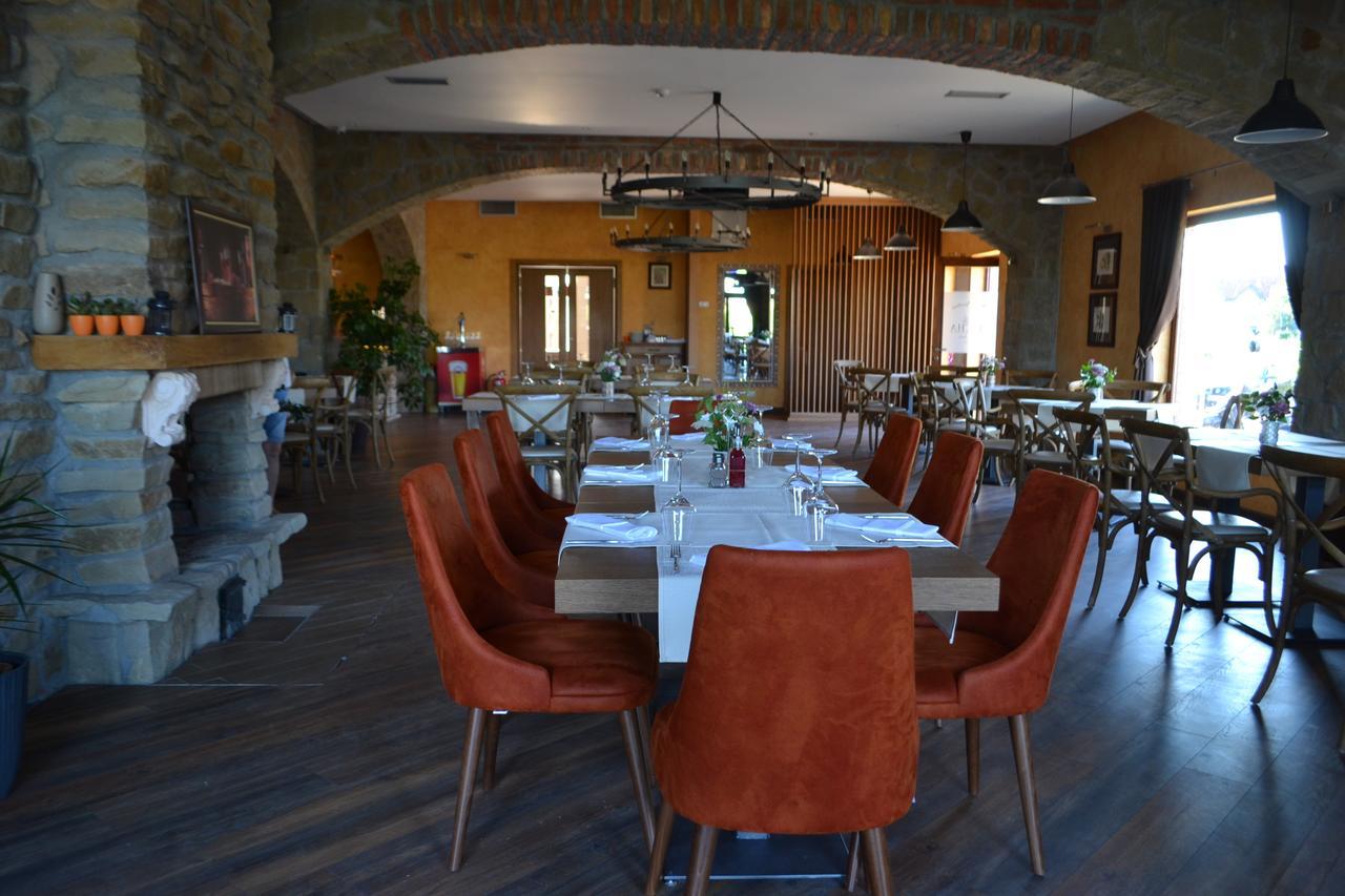 Garni Hotel Chicha - Winery Skrbic Belgrád Kültér fotó