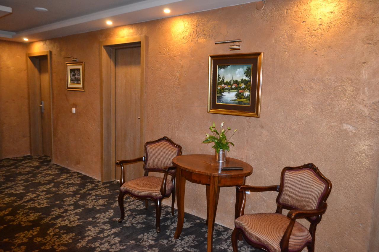 Garni Hotel Chicha - Winery Skrbic Belgrád Kültér fotó