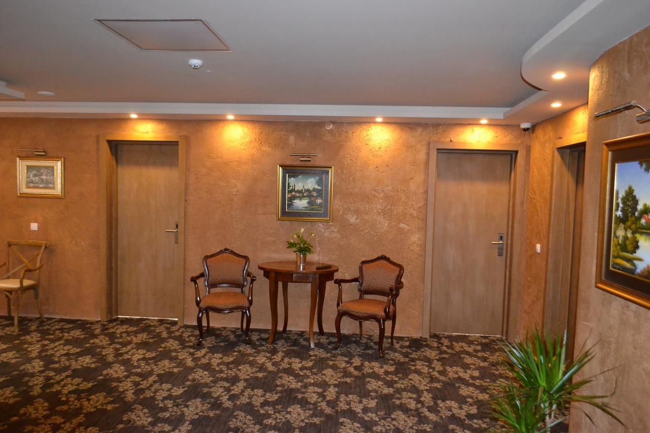 Garni Hotel Chicha - Winery Skrbic Belgrád Kültér fotó