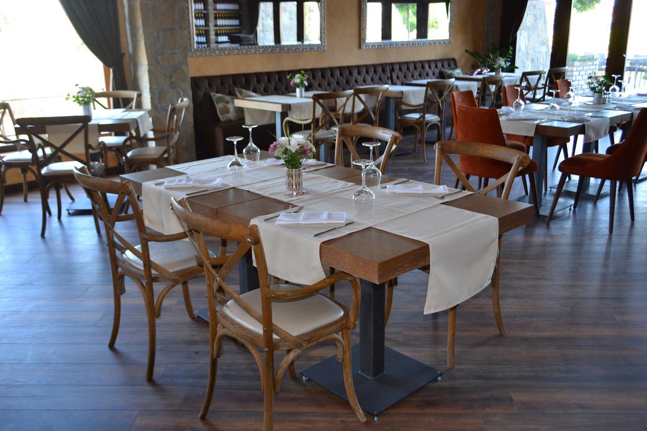 Garni Hotel Chicha - Winery Skrbic Belgrád Kültér fotó