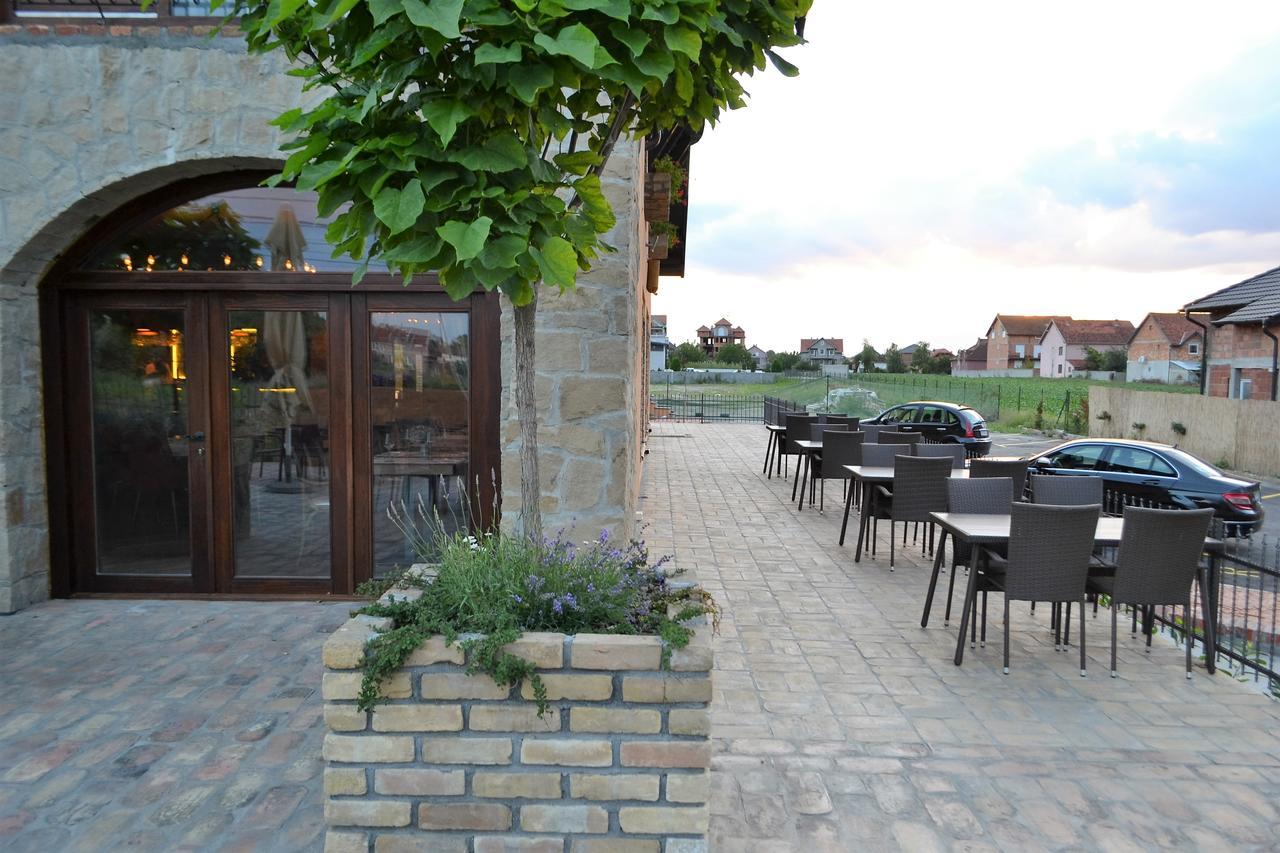 Garni Hotel Chicha - Winery Skrbic Belgrád Kültér fotó